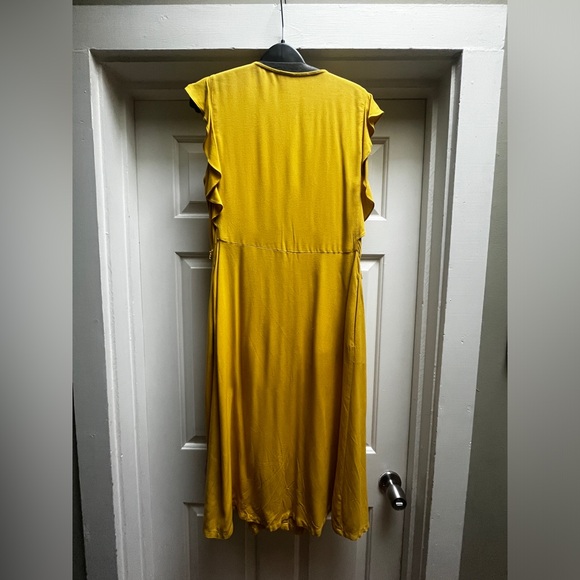 A New Day women’s ruffle short sleeve V-neck button front midi dress - Picture 5 of 5